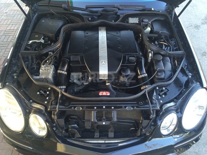 Mercedes E 320 2004, 239,000 km - 3.2 l - Bakı