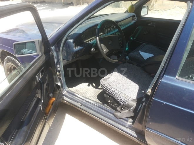 Mercedes 190 1988, 250,000 km - 1.8 l - Bakı