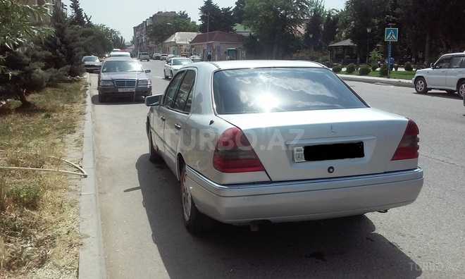 Mercedes C 220 1994, 250,000 km - 2.2 l - Bakı