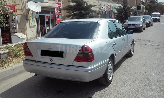 Mercedes C 220 1994, 250,000 km - 2.2 l - Bakı