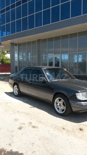 Mercedes E 220 1994, 341,000 km - 2.2 l - Bakı