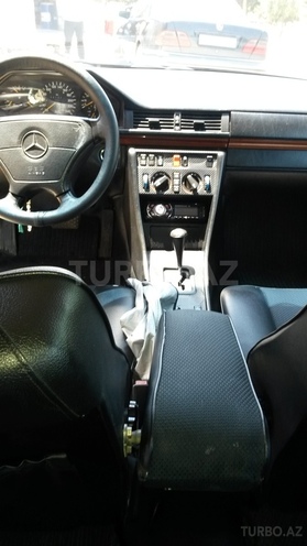 Mercedes E 220 1994, 341,000 km - 2.2 l - Bakı