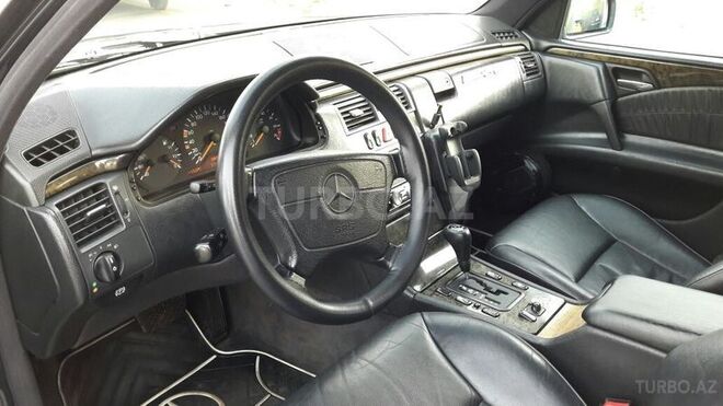 Mercedes E 240 1998, 270,300 km - 2.4 л - Bakı