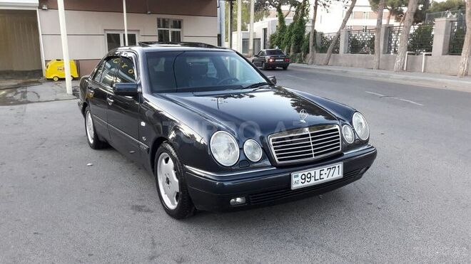 Mercedes E 240 1998, 270,300 km - 2.4 л - Bakı