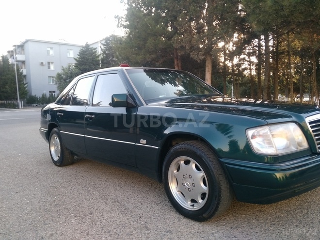 Mercedes E 220 1995, 376,000 km - 2.2 л - Sumqayıt