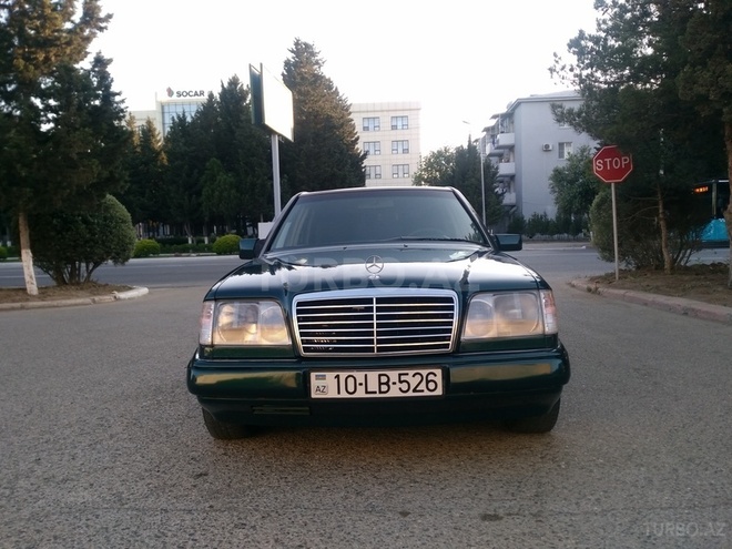 Mercedes E 220 1995, 376,000 km - 2.2 л - Sumqayıt