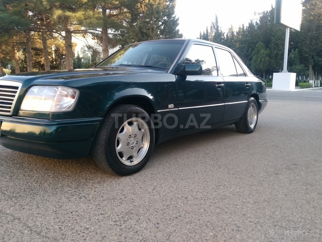 Mercedes E 220 1995, 376,000 km - 2.2 л - Sumqayıt
