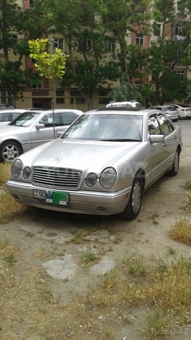 Mercedes E 320 1999, 194,000 km - 3.2 l - Bakı