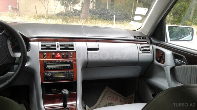 Mercedes E 320 1999, 194,000 km - 3.2 l - Bakı
