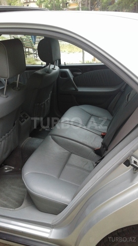 Mercedes E 320 1999, 194,000 km - 3.2 l - Bakı