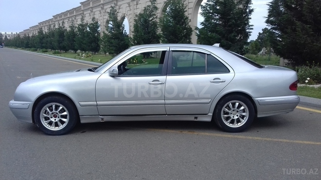 Mercedes E 220 2000, 364,518 km - 2.2 л - Gəncə