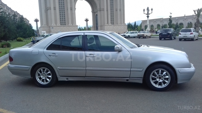 Mercedes E 220 2000, 364,518 km - 2.2 л - Gəncə