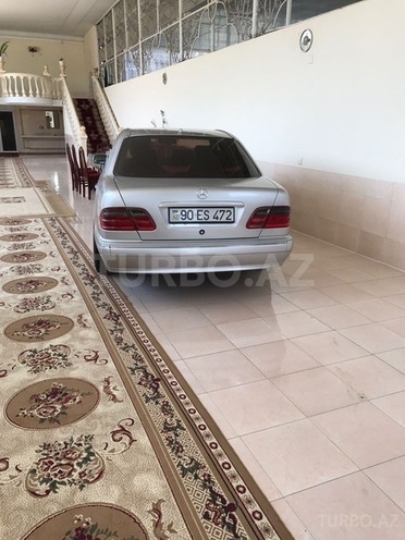 Mercedes E 240 2001, 291,000 km - 2.4 л - Bakı