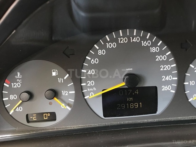 Mercedes E 240 2001, 291,000 km - 2.4 л - Bakı