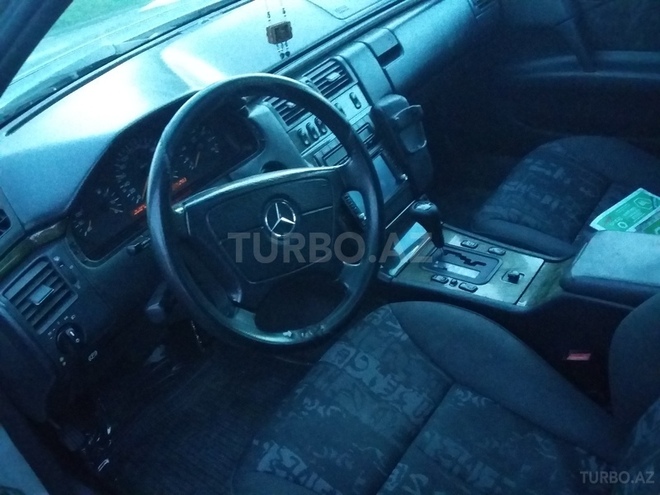 Mercedes E 280 1996, 250,000 km - 2.8 л - Bakı