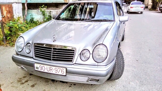Mercedes E 230 1998, 356,000 km - 2.3 l - Bakı