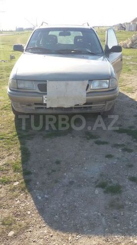 Opel Astra 1996, 330,000 km - 1.6 l - Bakı