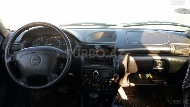 Opel Astra 1996, 330,000 km - 1.6 l - Bakı
