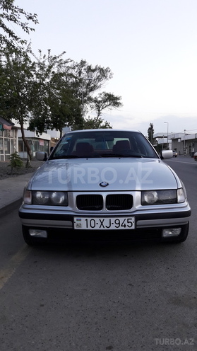 BMW 318 1996, 401,580 km - 1.8 l - Saatlı