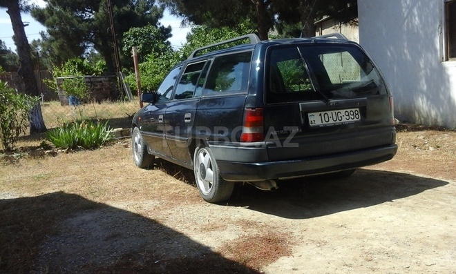 Opel Astra 1994, 398,000 km - 1.6 l - Bakı