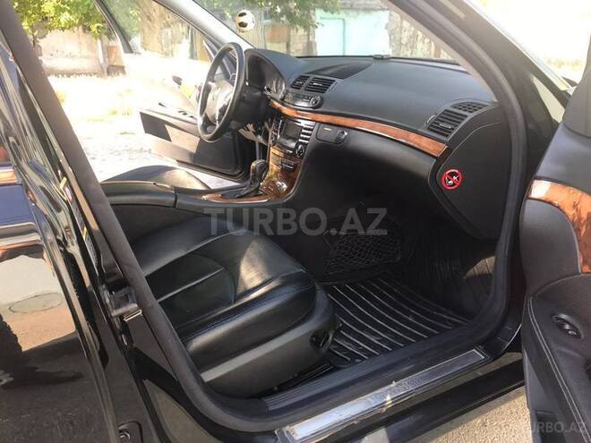 Mercedes E 240 2003, 176,000 km - 2.6 l - Bakı
