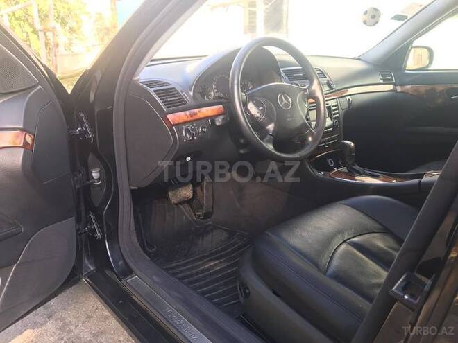 Mercedes E 240 2003, 176,000 km - 2.6 l - Bakı