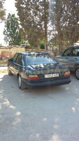 Mercedes E 230 1986, 370,000 km - 2.3 l - Bakı