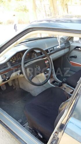 Mercedes E 230 1986, 370,000 km - 2.3 l - Bakı