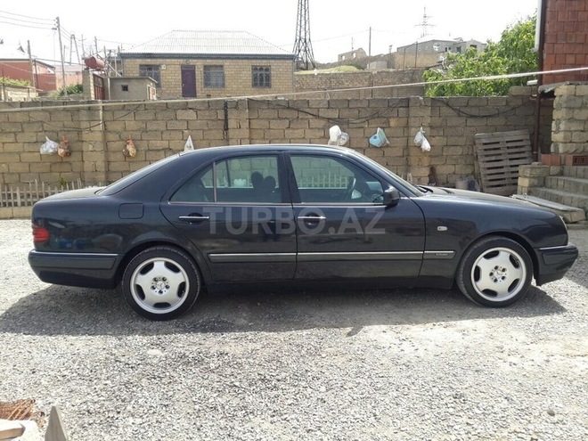 Mercedes E 240 1997, 243,000 km - 2.4 л - Bakı