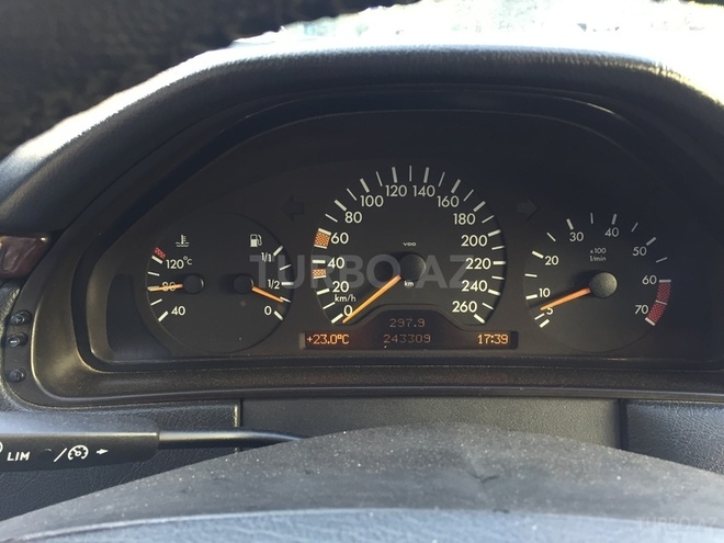 Mercedes E 240 1997, 243,000 km - 2.4 л - Bakı