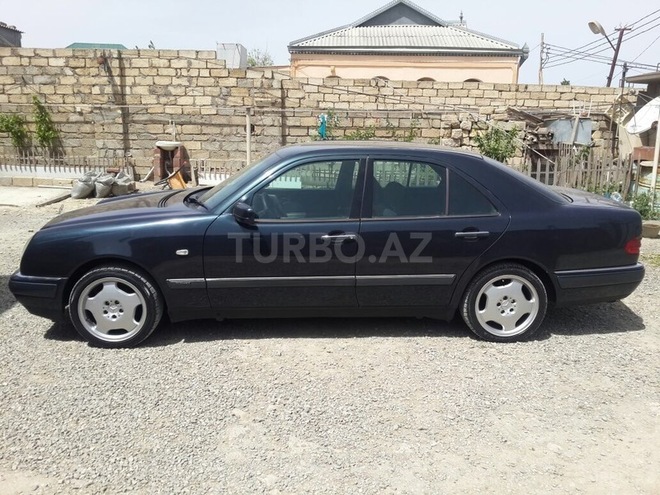Mercedes E 240 1997, 243,000 km - 2.4 л - Bakı