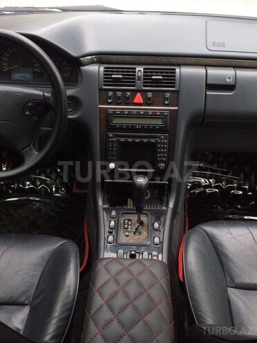 Mercedes E 240 2000, 198,000 km - 2.4 л - Bakı