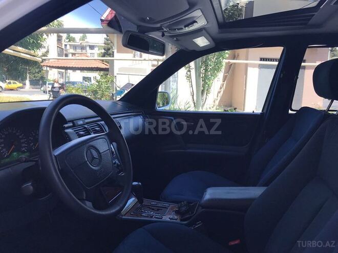 Mercedes E 240 1998, 257,000 km - 2.4 l - Bakı