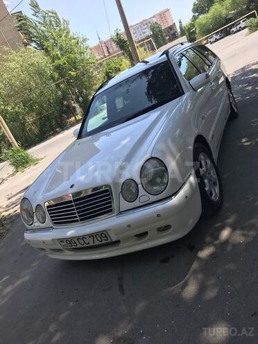 Mercedes E 240 1998, 257,000 km - 2.4 l - Bakı
