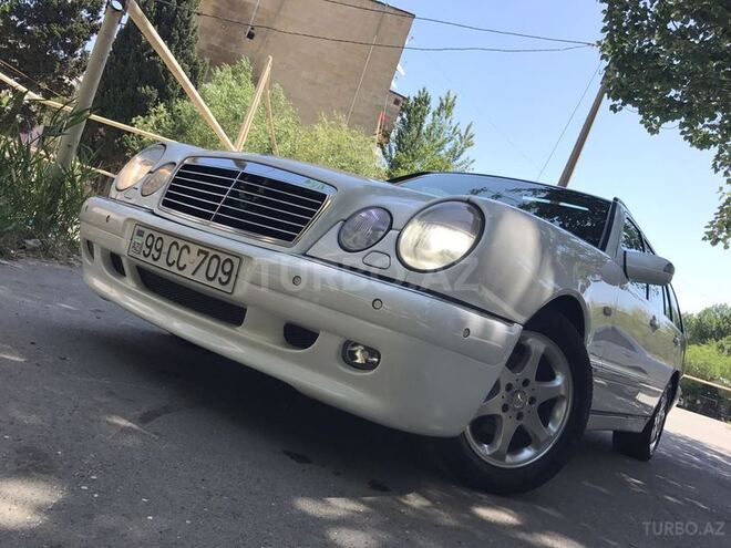Mercedes E 240 1998, 257,000 km - 2.4 l - Bakı