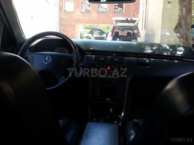 Mercedes E 280 2000, 255,000 km - 2.8 л - Bakı