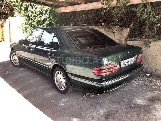 Mercedes E 220 2000, 240,000 km - 2.2 л - Bakı