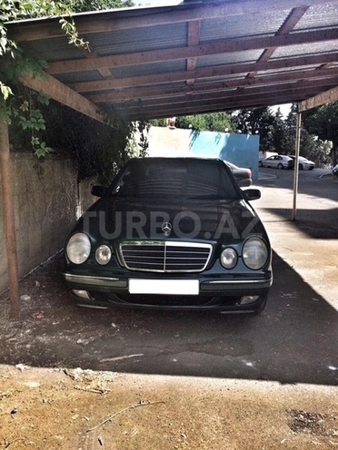 Mercedes E 220 2000, 240,000 km - 2.2 л - Bakı