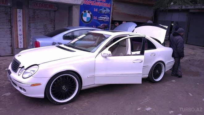 Mercedes E 220 2002, 175,000 km - 2.2 л - Gəncə