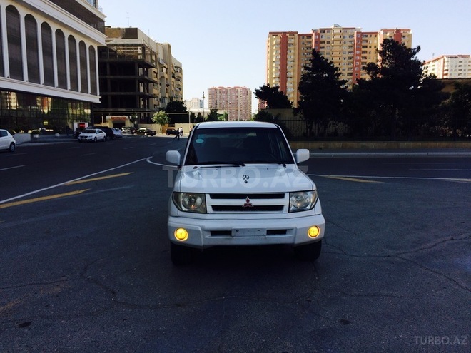 Mitsubishi Pajero io 2000, 250,498 km - 1.8 l - Bakı