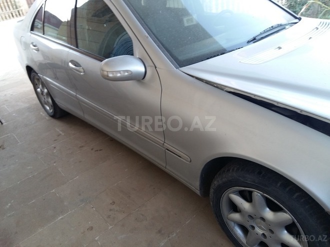 Mercedes C 200 2002, 258,000 km - 0.2 л - Bakı