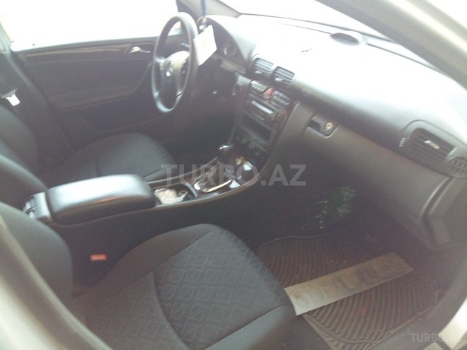 Mercedes C 200 2002, 258,000 km - 0.2 л - Bakı