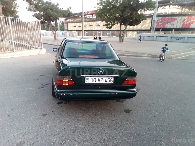 Mercedes E 280 1993, 225,563 km - 2.8 l - Bakı