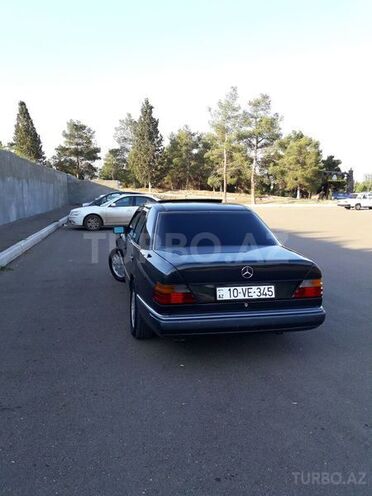 Mercedes E 250 1993, 495,440 km - 2.5 л - Gəncə