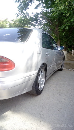 Mercedes E 240 2000, 276,300 km - 2.6 l - Bakı