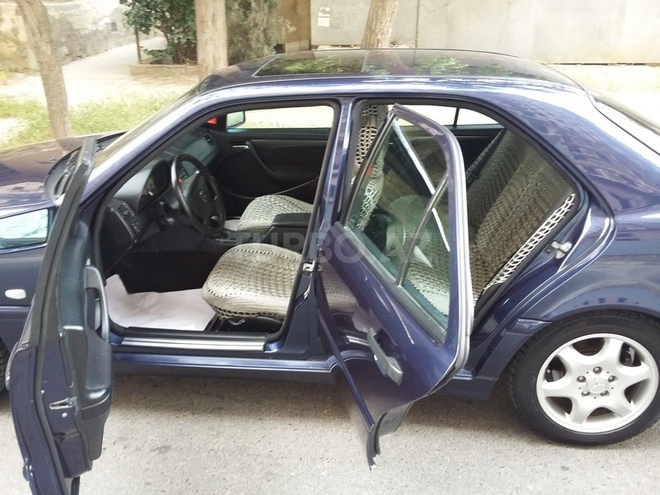 Mercedes C 230 1998, 300,000 km - 2.3 л - Bakı