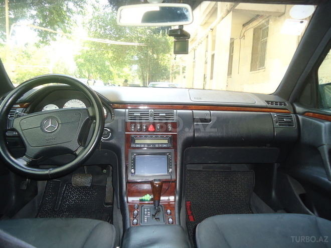 Mercedes E 280 1997, 347,000 km - 2.8 l - Bakı