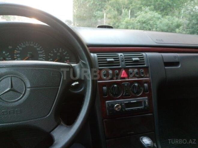 Mercedes E 280 1996, 300,000 km - 2.8 l - Bakı