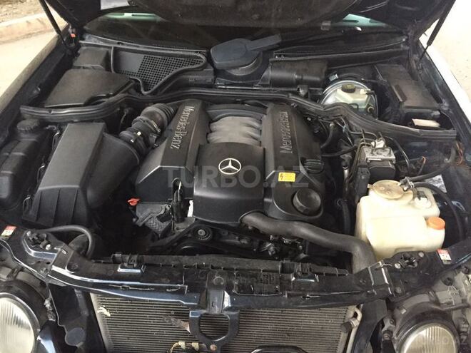 Mercedes E 240 1999, 242,000 km - 2.4 l - Bakı