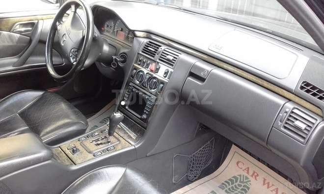 Mercedes E 240 1999, 242,000 km - 2.4 l - Bakı